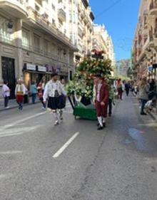 Imagen secundaria 2 - El Valencia CF ofrenda a la Virgen