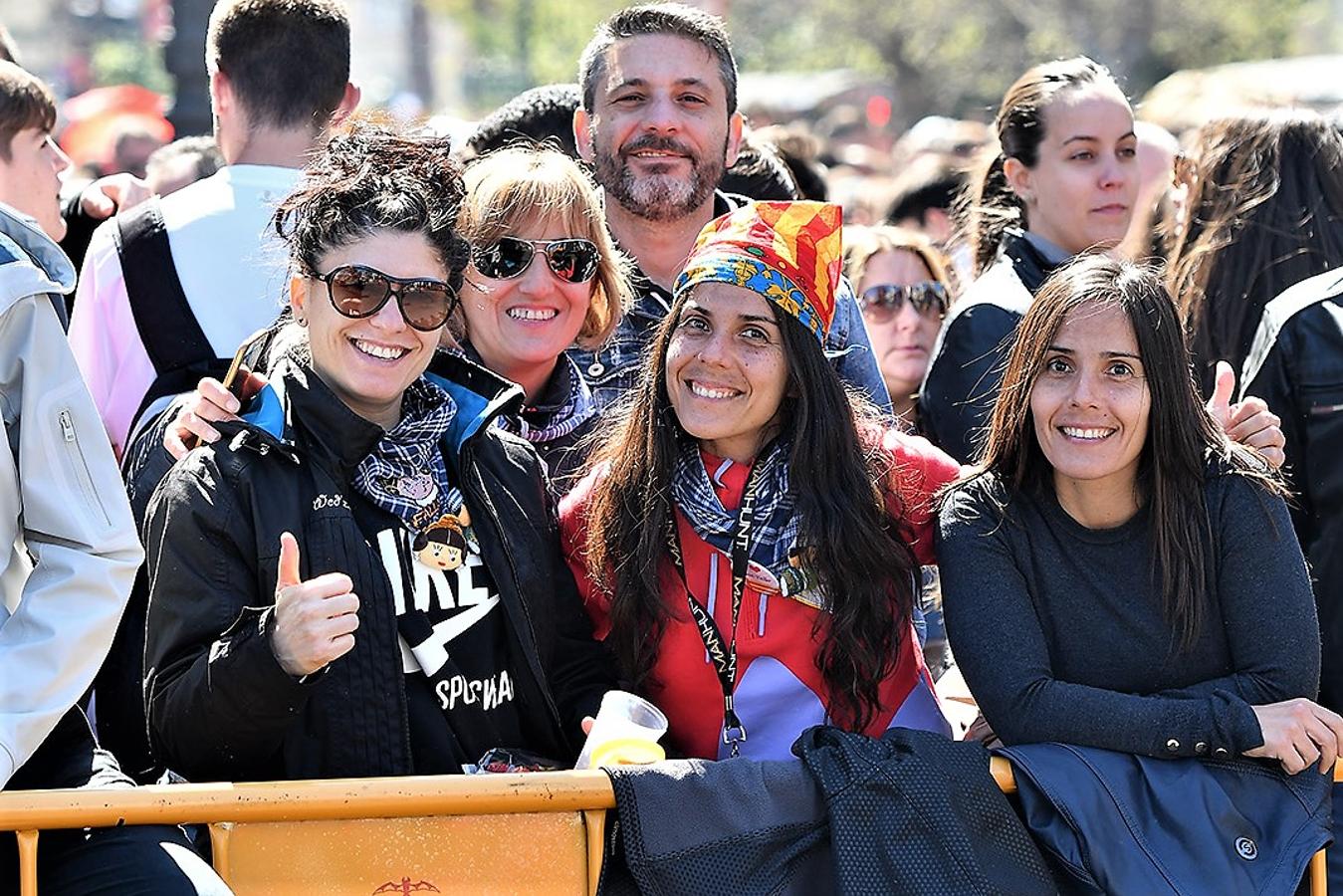 Fotos: Fallas 2019: Búscate en la mascletà del lunes, 18 de marzo