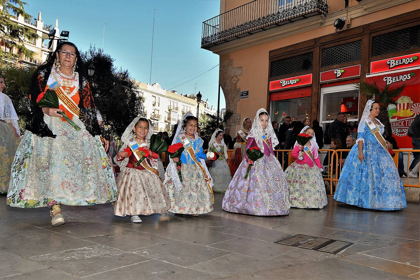 Fotos: Fallas 2019: Segundo día de la Ofrenda a la Virgen de los Desamparados