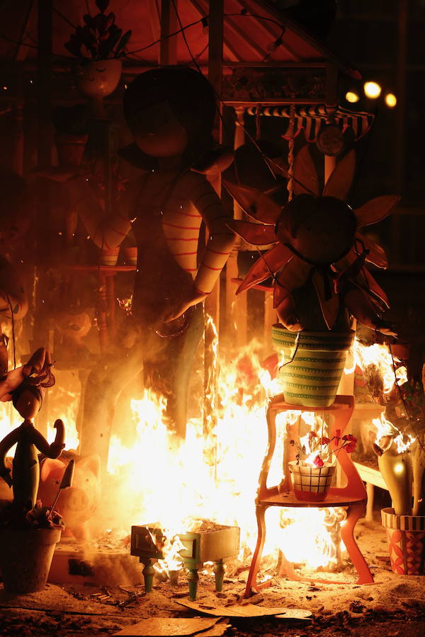 Fotos: Cremà de las fallas municipales de Valencia de 2019