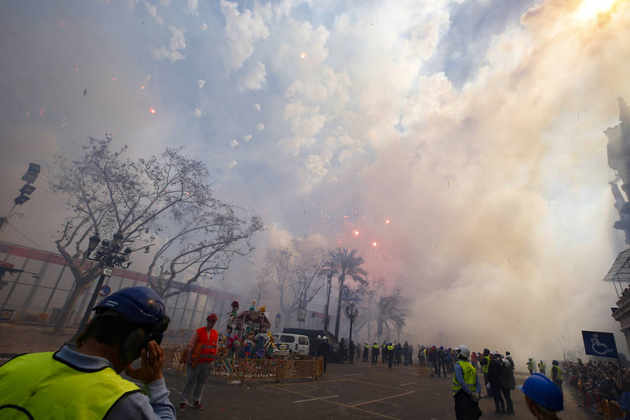 Fotos: Mascletà del 19 de marzo en las Fallas 2019