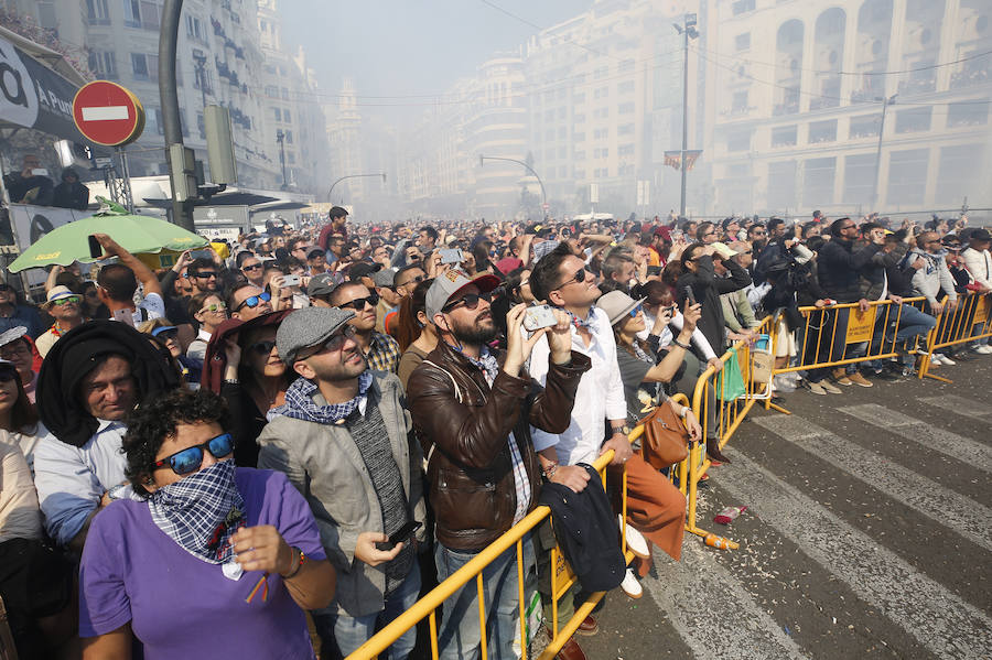 Fotos: Mascletà del 19 de marzo en las Fallas 2019