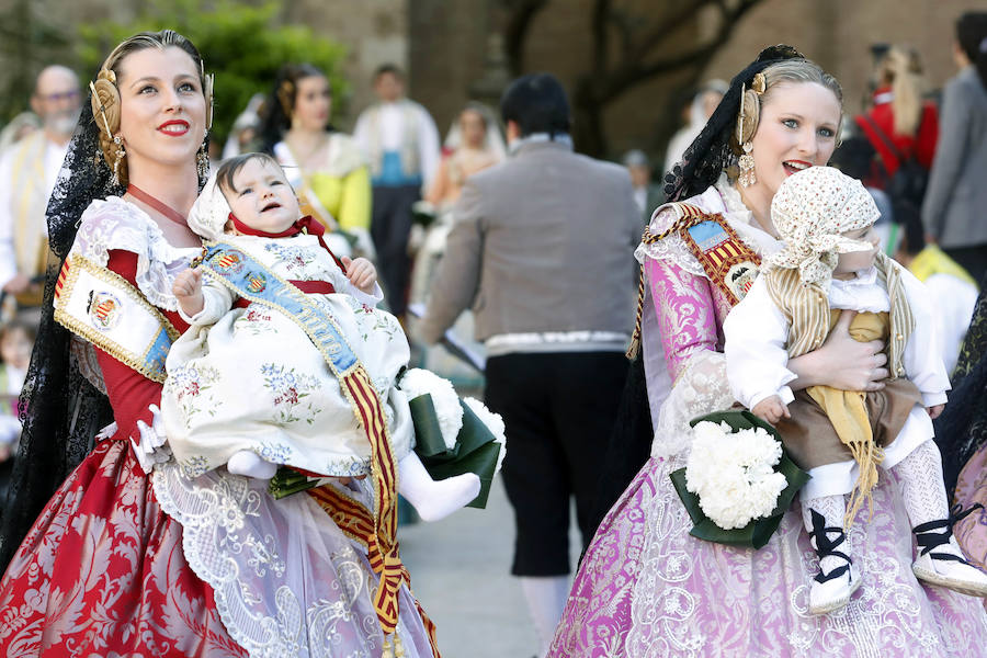 Fotos: Fallas 2019: Segundo día de la Ofrenda a la Virgen de los Desamparados