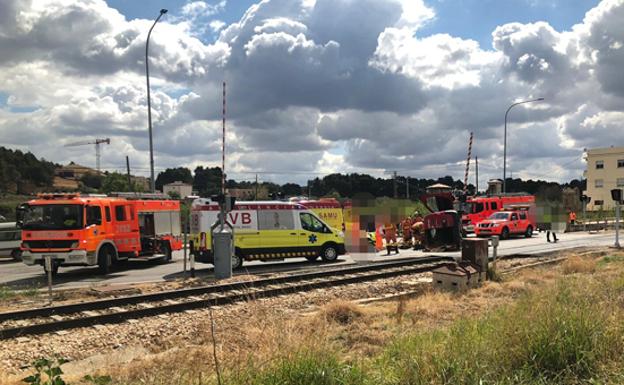 El lugar del accidente, en Chiva, junto a la línea del tren.