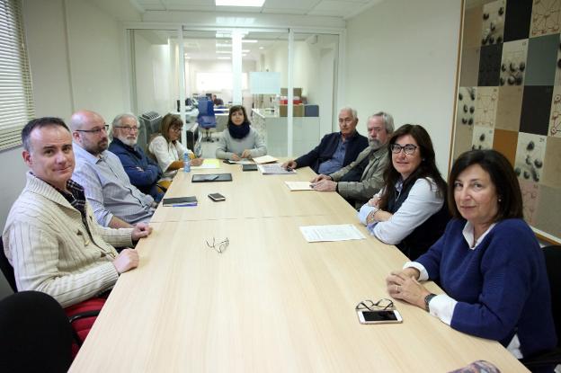 Ripoll con los representantes de los grupos municipales en la reunión de ayer del Gabinete del Plan General Estructural. 