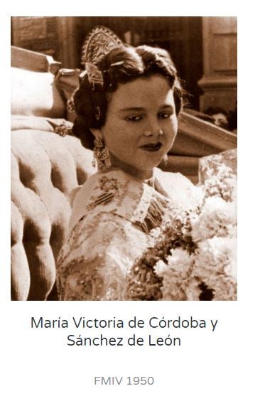 La primera fallera mayor infantil fue Teresa del Sacramento Agramunt y desde 1940 le han sucedido decenas de niñas que representaron a las Fallas con toda su alegría. Entre ellas, dos apellidos muy conocidos: Mari Carmen Martínez Bordiú Franco y Sonsoles Suárez Illana.