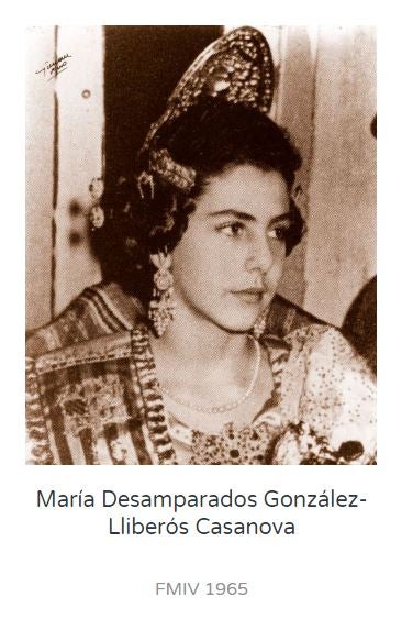 La primera fallera mayor infantil fue Teresa del Sacramento Agramunt y desde 1940 le han sucedido decenas de niñas que representaron a las Fallas con toda su alegría. Entre ellas, dos apellidos muy conocidos: Mari Carmen Martínez Bordiú Franco y Sonsoles Suárez Illana.