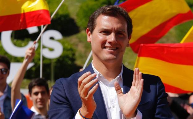 El presidente de Ciudadanos, Albert Rivera, asiste a un Encuentro Ciudadano del partido en Zaragoza. 