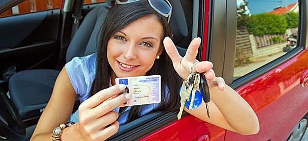 Cambios en la DGT para sacarse el permiso de conducir: nuevos exámenes.