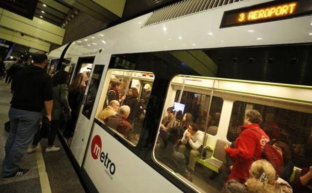 Metrovalencia pone 8.000 multas por subir sin billete