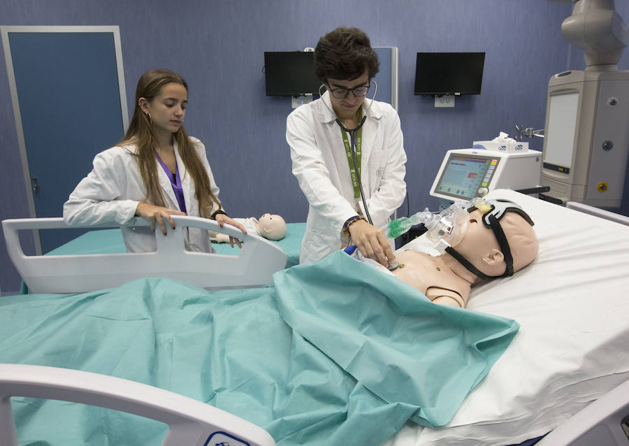 Fotos: Hospital virtual de la Universidad Católica de Valencia