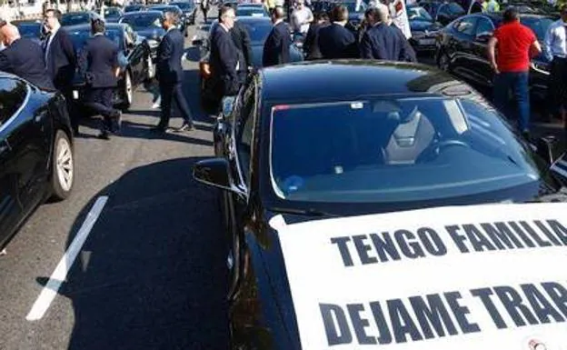 Manifestación de conductores de coches de alquiler con conductor (VTC). 