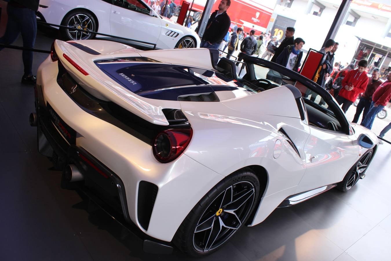 Una de las pruebas más esperadas del año por los aficionados del motor regresa a Cheste, donde se celebra la segunda cita de la Ferrari Challenge Europa