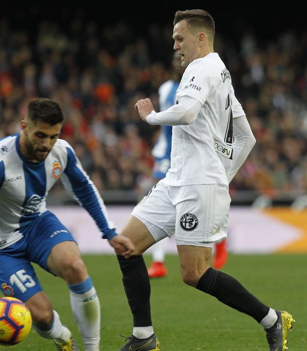 Cheryshev, en una acción del partido frente al Espanyol. 