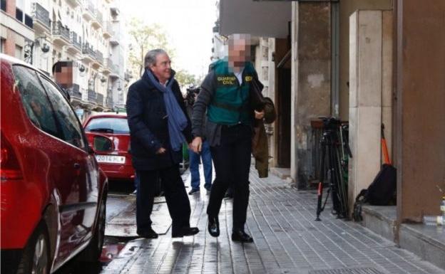 José María Corbín, durante el registro de sus propiedades