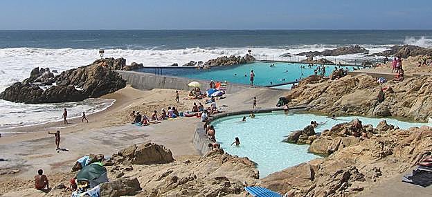 Playa de Leça da Palmeira, con piscinas naturales y artificiales cerca de Oporto, donde se encontró la cabeza de la mujer.
