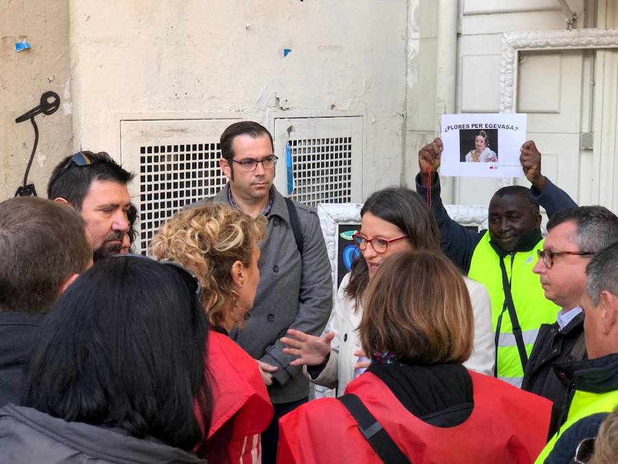 La vicepresidenta tiene un duro cruce de palabras con miembros de la empresa pública provincial: «Me da igual que seáis de izquierdas o de derechas. Pido respeto»