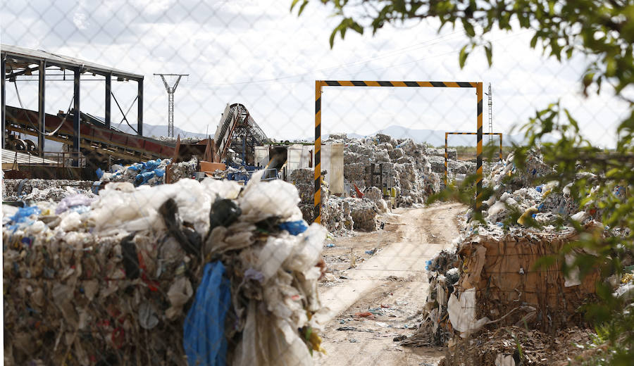 Fotos: Fotos de la planta que almacena 43.000 toneladas de residuos en Utiel