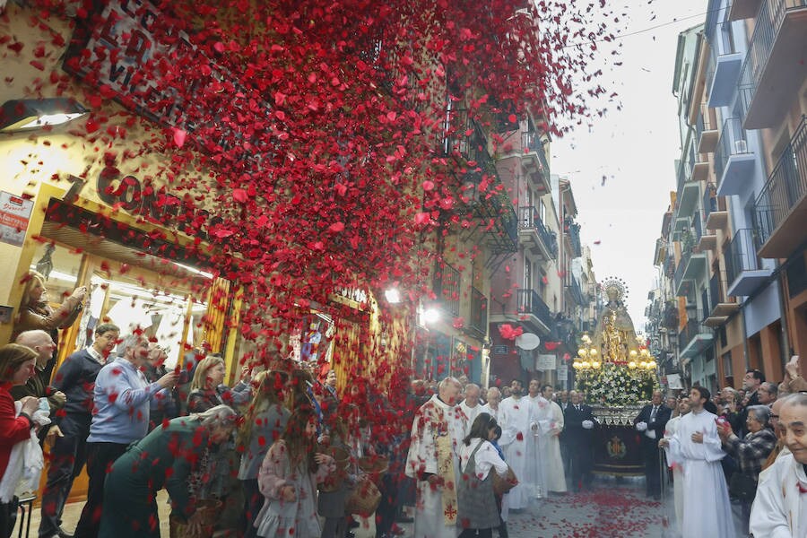 Las calles del centro histórico de Valencia han acogido este domingo 7 de abril la procesión extraordinaria organizada con motivo del sexto centenario de la muerte de San Vicente Ferrer y dentro de los actos de clausura del Año Santo Jubilar concedido por la Santa Sede e iniciado en abril de 2018.