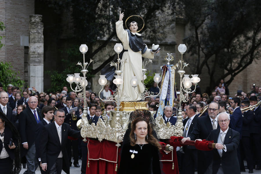 Las calles del centro histórico de Valencia han acogido este domingo 7 de abril la procesión extraordinaria organizada con motivo del sexto centenario de la muerte de San Vicente Ferrer y dentro de los actos de clausura del Año Santo Jubilar concedido por la Santa Sede e iniciado en abril de 2018.