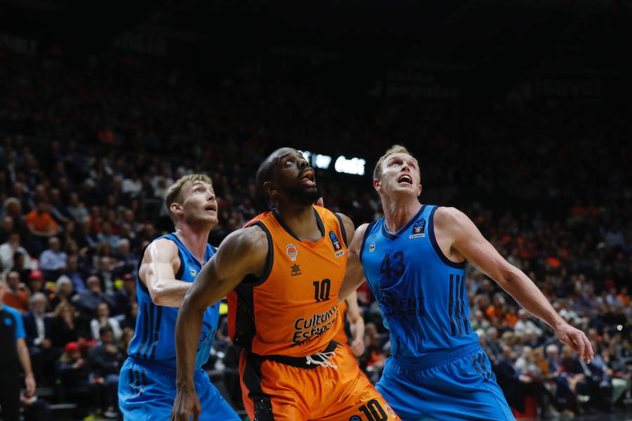 Las mejores fotos del primer partido de la final de EuroCup disputado en la Fonteta