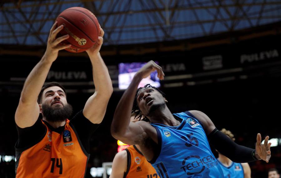 Las mejores fotos del primer partido de la final de EuroCup disputado en la Fonteta