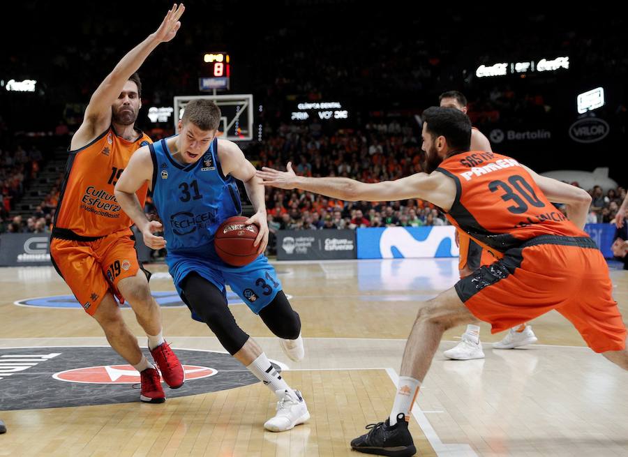 Las mejores fotos del primer partido de la final de EuroCup disputado en la Fonteta