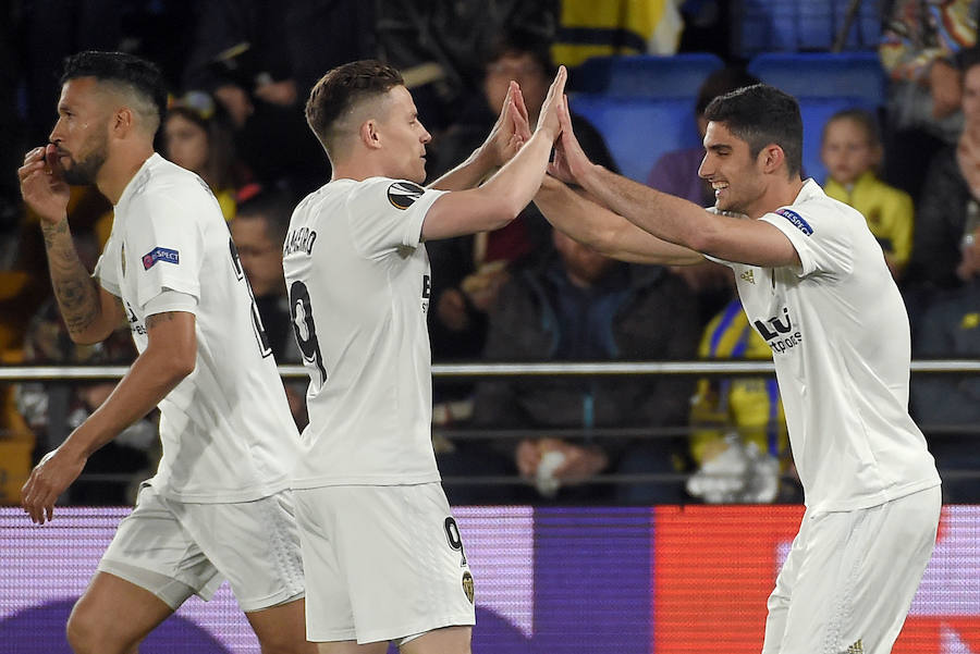 Las mejores fotos del partido de ida de cuartos de final de Europa League entre dos de los clubes de la Comunitat en el Estadio de la Cerámica