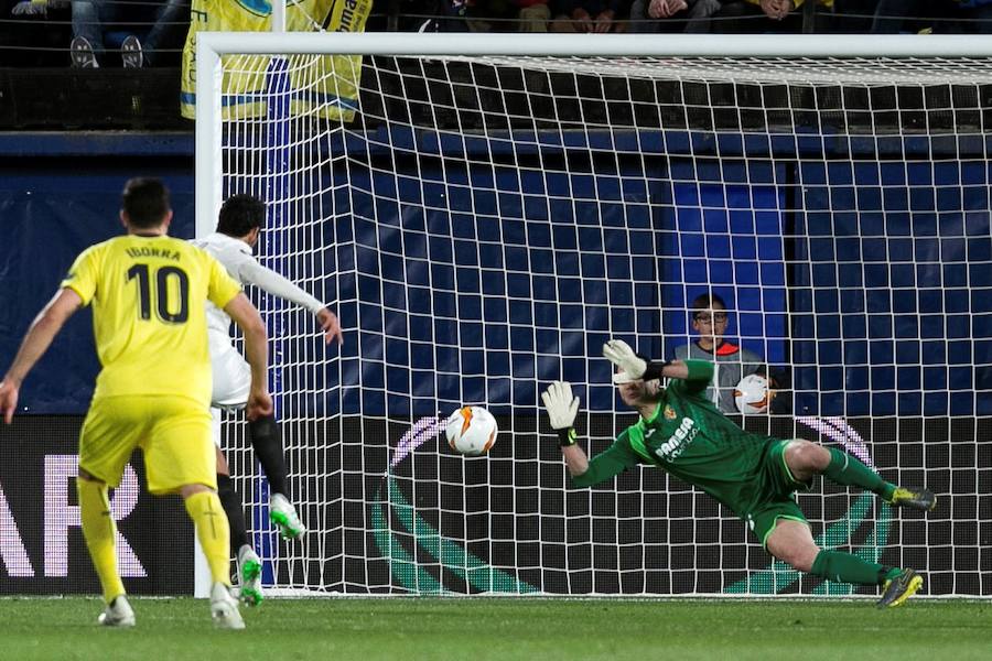 Las mejores fotos del partido de ida de cuartos de final de Europa League entre dos de los clubes de la Comunitat en el Estadio de la Cerámica