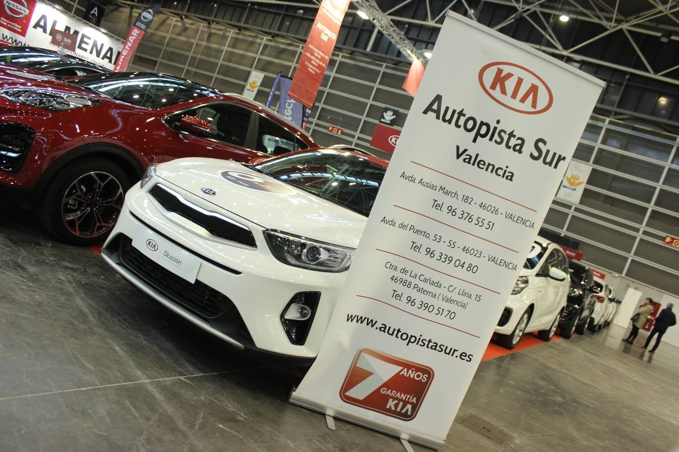 Feria Valencia celebra la 11ª. edición de la 'Feria del Vehículo Selección Ocasión', una cita que reúne hasta el próximo domingo, en el Nivel 3 del recinto ferial a 45 expositores y 26 marcas oficiales. Ofertan unos 1.500 vehículos con grandes descuentos; algunos coches de ocasión rebajados en más de 6.000 euros. 