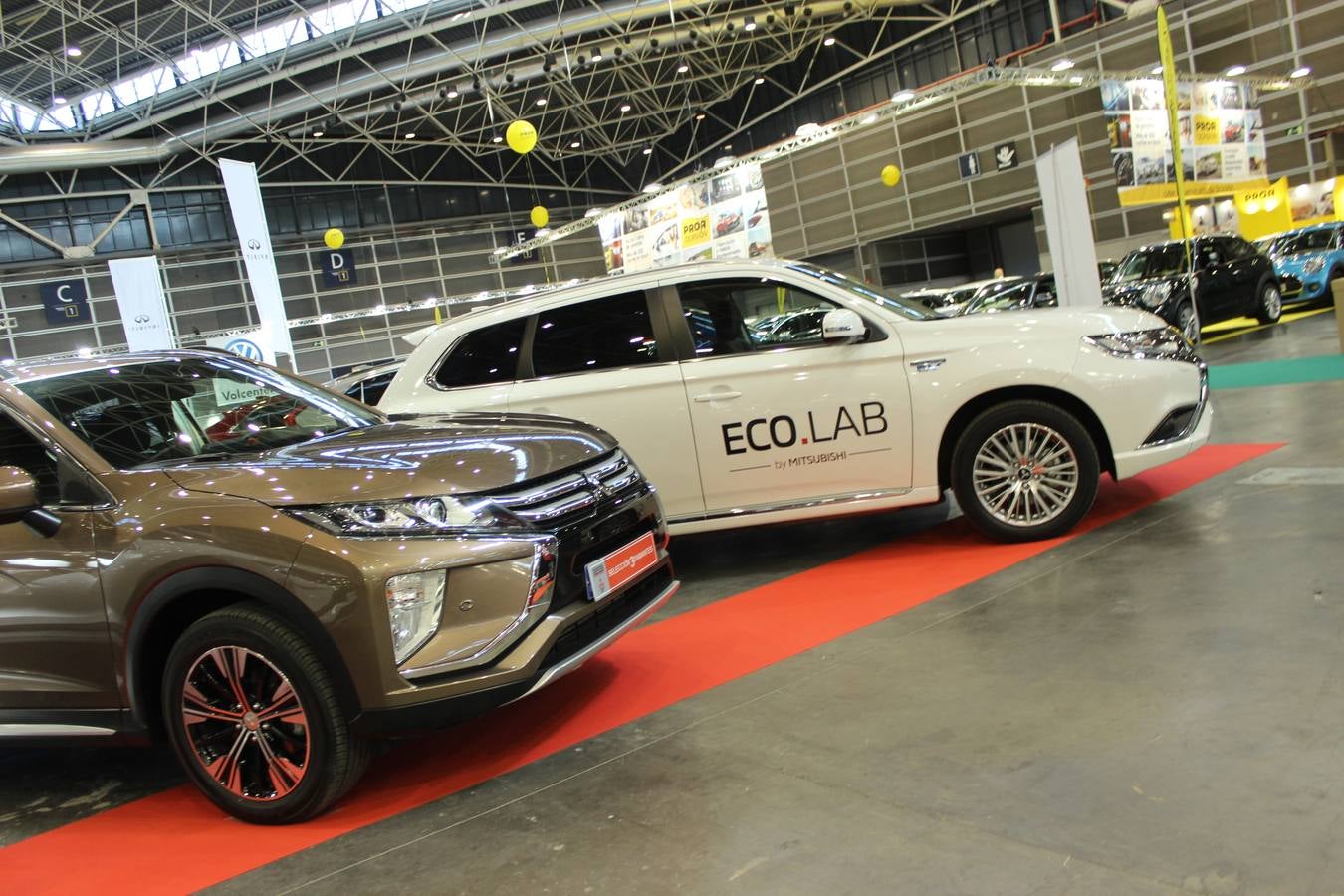 Feria Valencia celebra la 11ª. edición de la 'Feria del Vehículo Selección Ocasión', una cita que reúne hasta el próximo domingo, en el Nivel 3 del recinto ferial a 45 expositores y 26 marcas oficiales. Ofertan unos 1.500 vehículos con grandes descuentos; algunos coches de ocasión rebajados en más de 6.000 euros. 