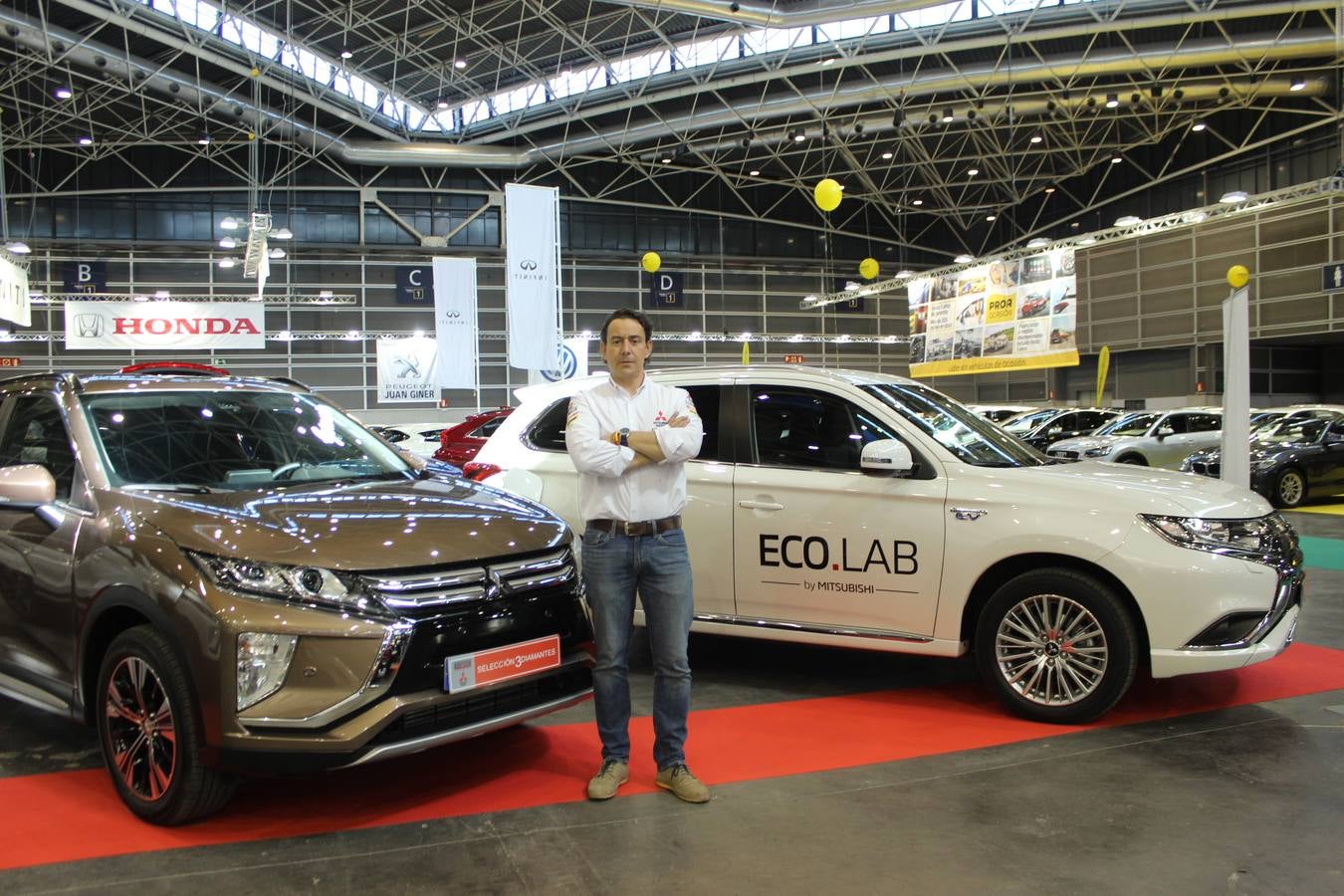 Feria Valencia celebra la 11ª. edición de la 'Feria del Vehículo Selección Ocasión', una cita que reúne hasta el próximo domingo, en el Nivel 3 del recinto ferial a 45 expositores y 26 marcas oficiales. Ofertan unos 1.500 vehículos con grandes descuentos; algunos coches de ocasión rebajados en más de 6.000 euros. 