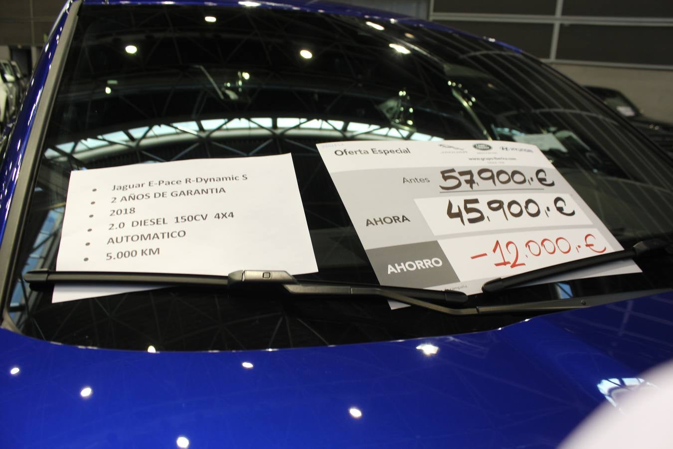 Feria Valencia celebra la 11ª. edición de la 'Feria del Vehículo Selección Ocasión', una cita que reúne hasta el próximo domingo, en el Nivel 3 del recinto ferial a 45 expositores y 26 marcas oficiales. Ofertan unos 1.500 vehículos con grandes descuentos; algunos coches de ocasión rebajados en más de 6.000 euros. 