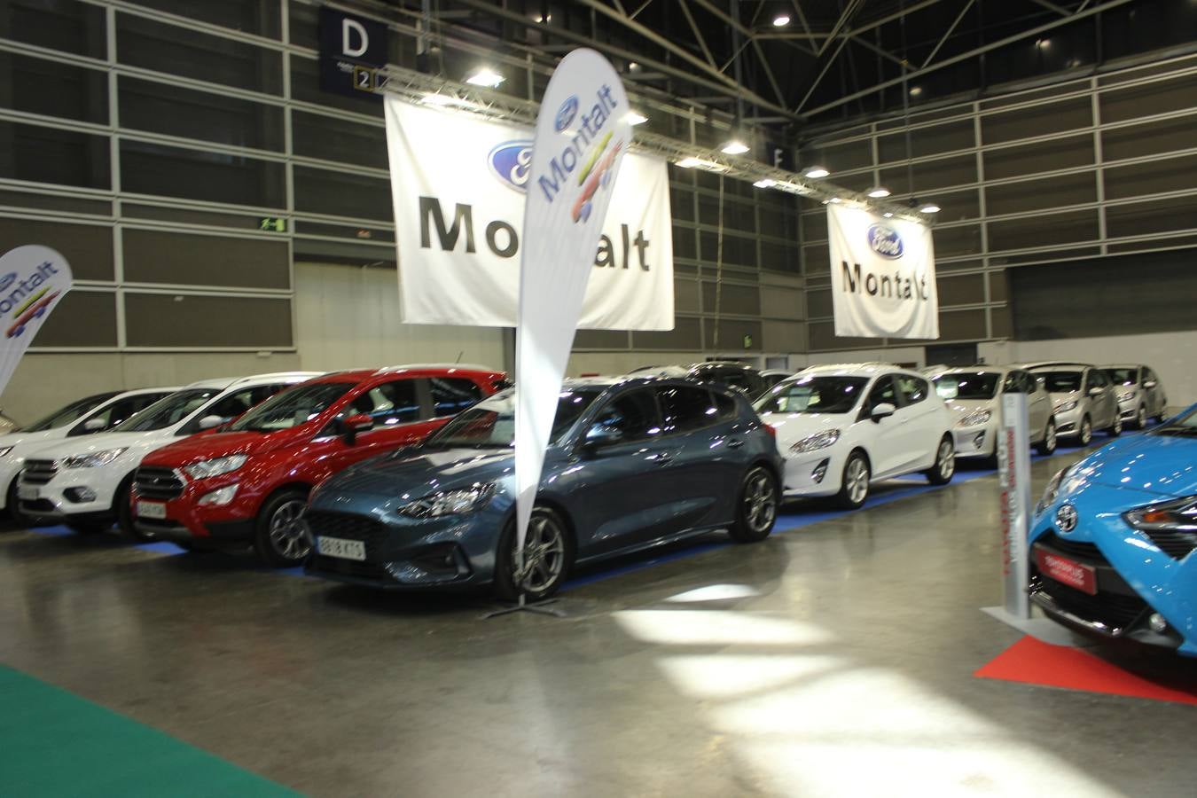 Feria Valencia celebra la 11ª. edición de la 'Feria del Vehículo Selección Ocasión', una cita que reúne hasta el próximo domingo, en el Nivel 3 del recinto ferial a 45 expositores y 26 marcas oficiales. Ofertan unos 1.500 vehículos con grandes descuentos; algunos coches de ocasión rebajados en más de 6.000 euros. 