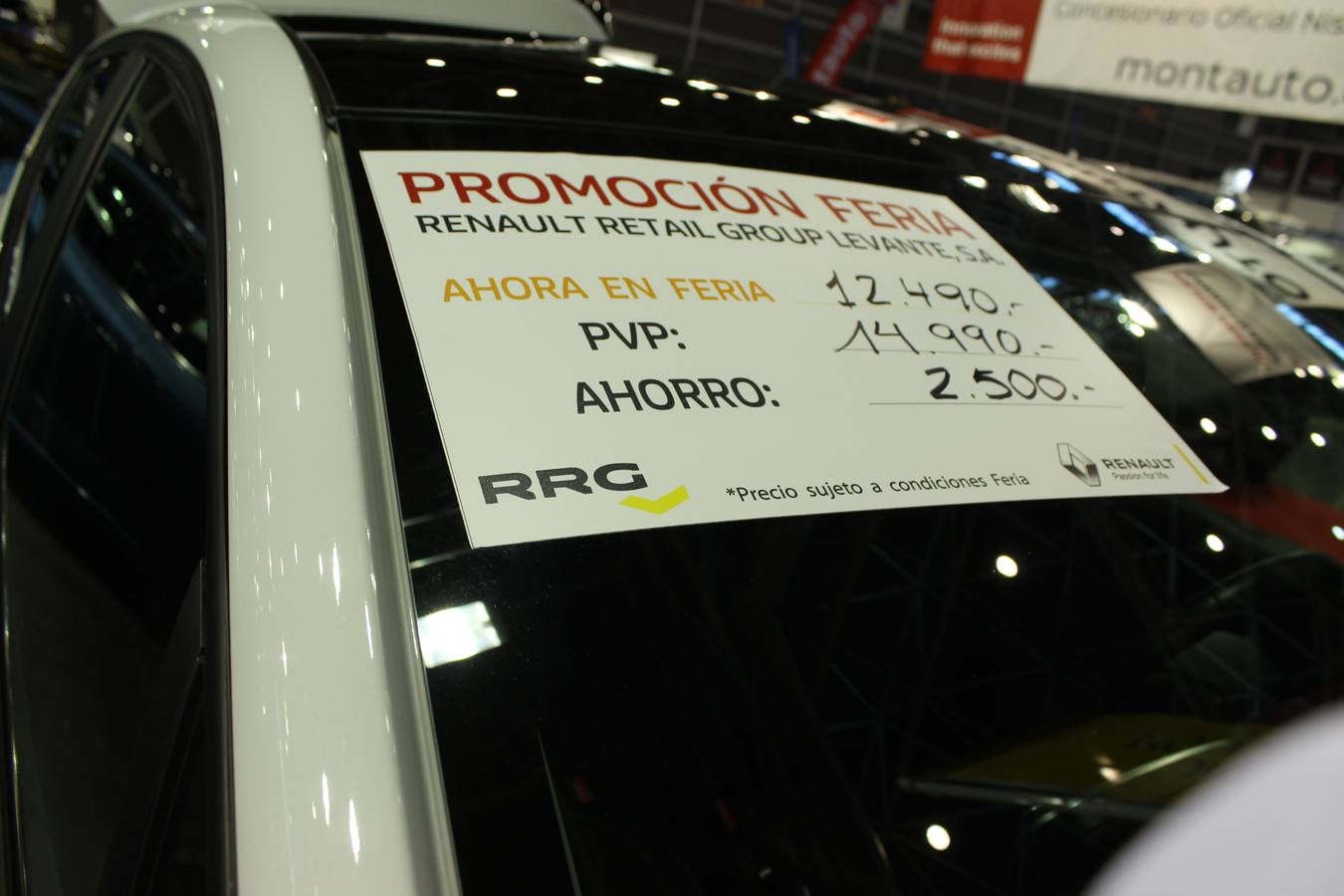 Feria Valencia celebra la 11ª. edición de la 'Feria del Vehículo Selección Ocasión', una cita que reúne hasta el próximo domingo, en el Nivel 3 del recinto ferial a 45 expositores y 26 marcas oficiales. Ofertan unos 1.500 vehículos con grandes descuentos; algunos coches de ocasión rebajados en más de 6.000 euros. 