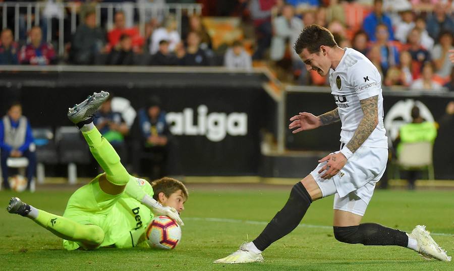 Estas son las imágenes que deja el derbi en Mestalla. Partido correspondiente a la jornada 32 de LaLiga