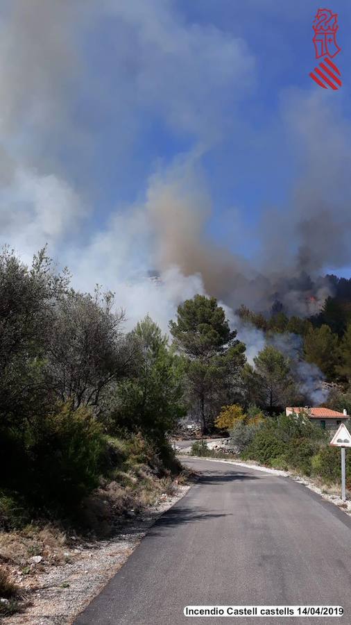 Fotos: Incendio en Benigembla y Castell de Castells