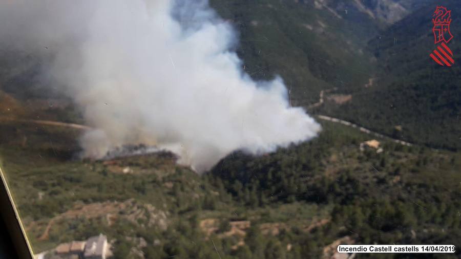 Fotos: Incendio en Benigembla y Castell de Castells