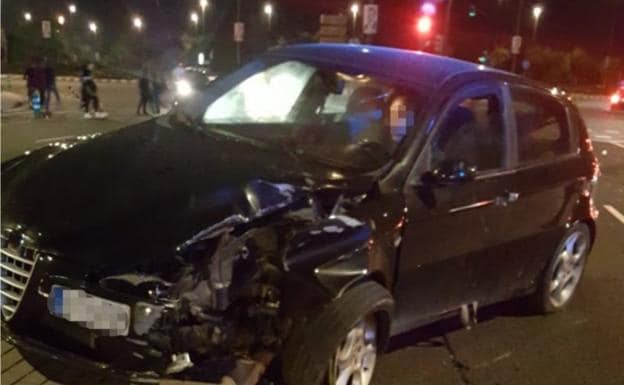 Un conductor que quintuplicaba la tasa de alcohol y con el carné retirado causa un accidente en Valencia