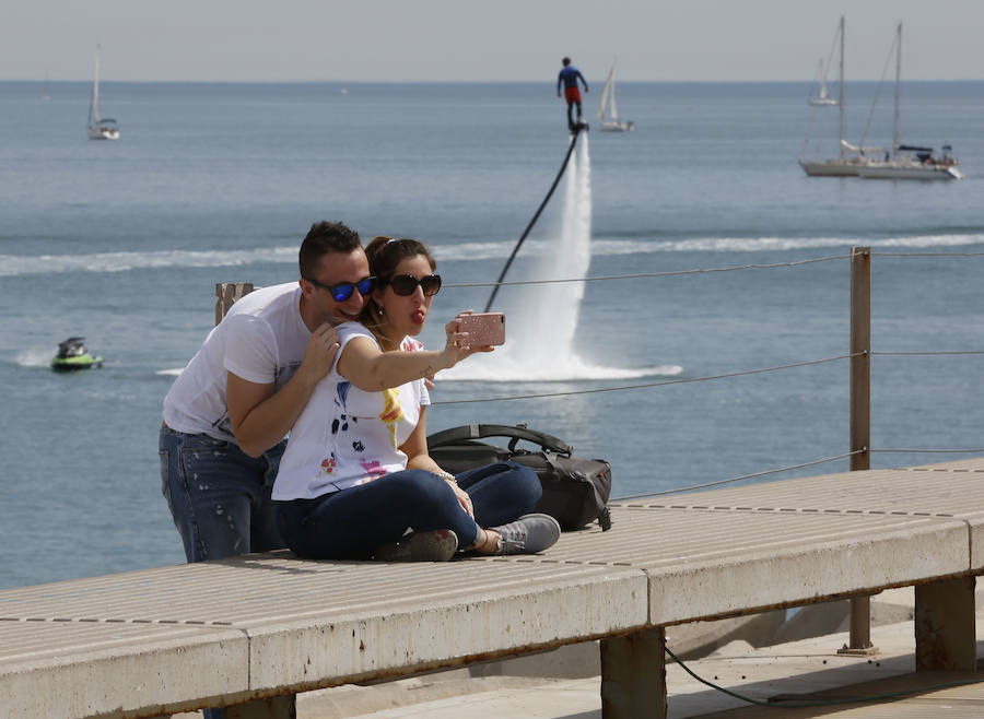 Fotos: Fotos de la playa de la Malvarrosa este domingo