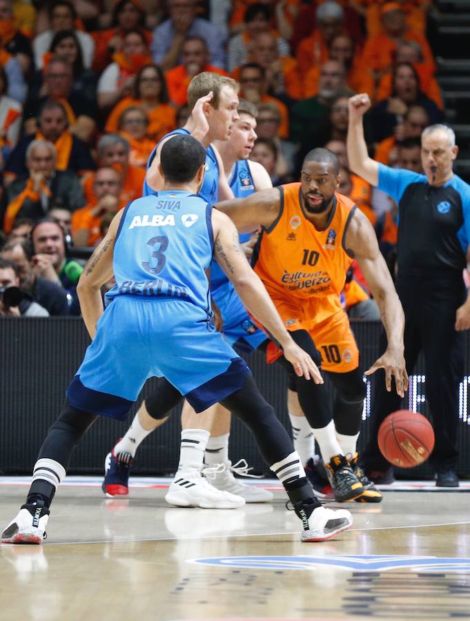 Las mejores fotos del partido que definirá al campeón de EuroCup en la Fonteta