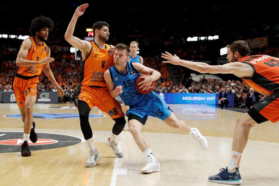 Las mejores fotos del partido que definirá al campeón de EuroCup en la Fonteta