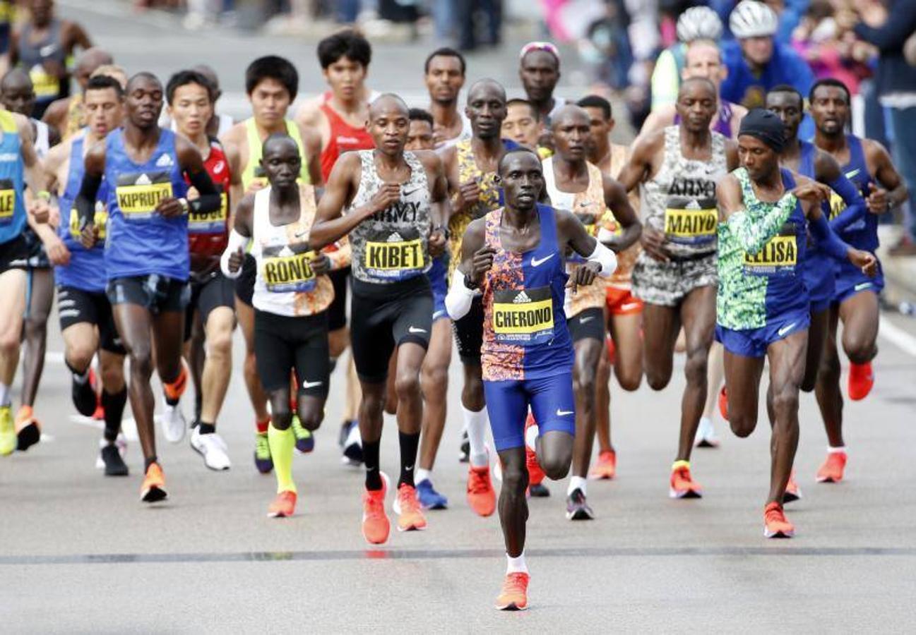 El Maratón de Boston 2019 ha estado marcado por la lluvia. Miles de atletas han recorrido las principales calles de la ciudad de Massachussets en uno de los maratones más prestigiosos del mundo, uno de los seis majors.