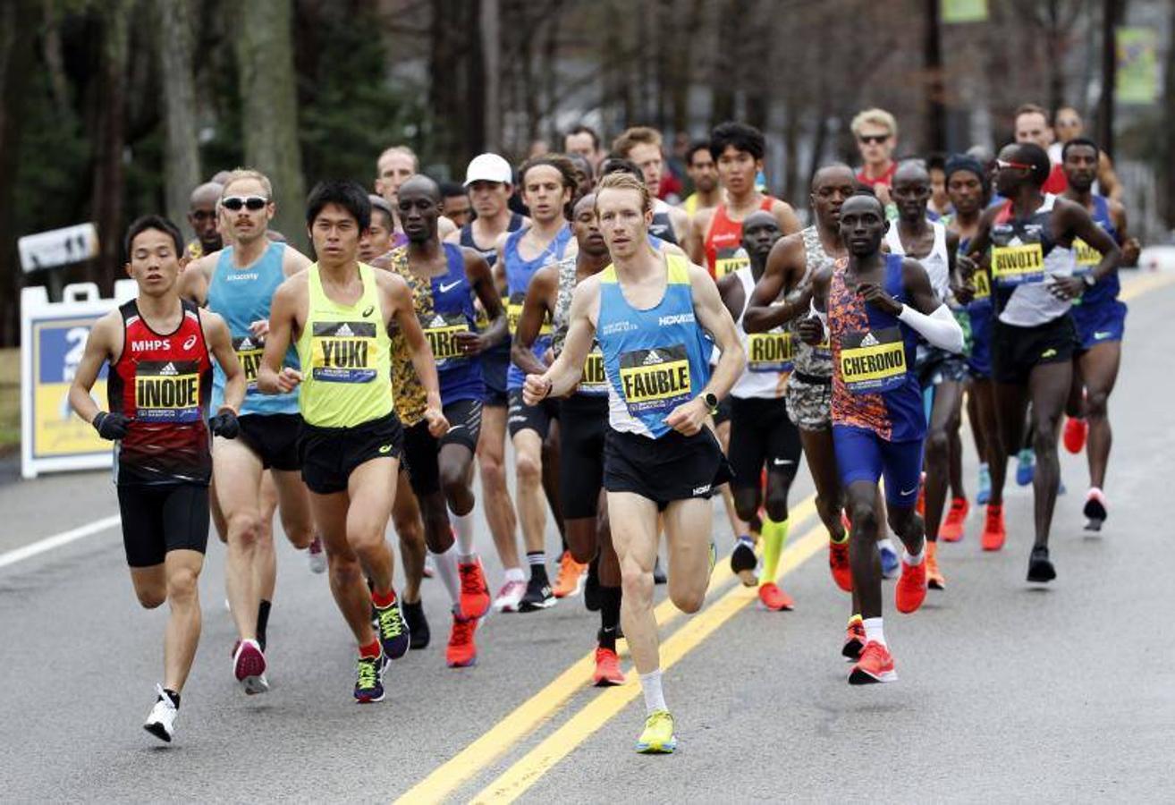 El Maratón de Boston 2019 ha estado marcado por la lluvia. Miles de atletas han recorrido las principales calles de la ciudad de Massachussets en uno de los maratones más prestigiosos del mundo, uno de los seis majors.