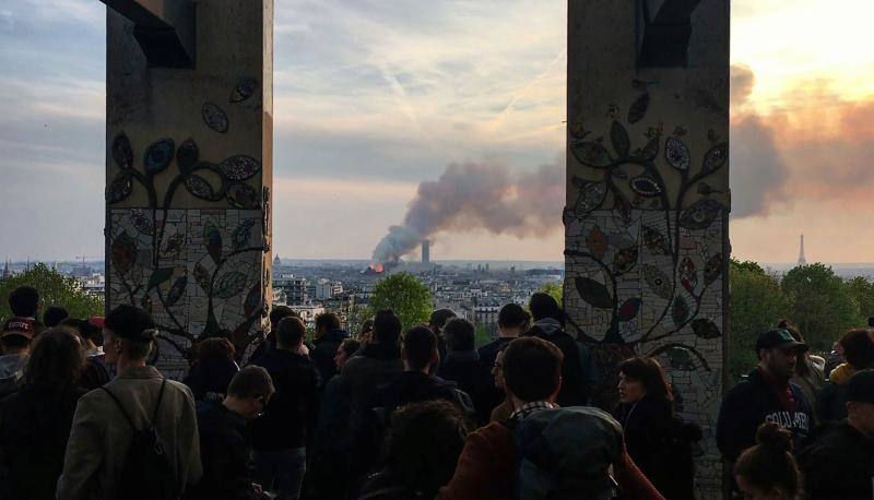 Dos tercios de la techumbre de la catedral de París se han quemado con el incendio del 15 de abril de 2019