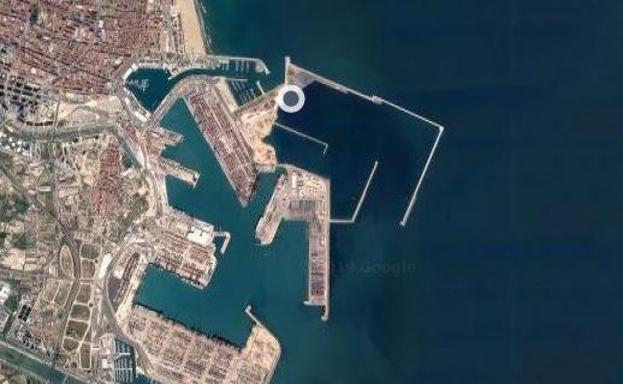 Posición en la noche de este jueves del Aidanova en el Puerto de Valencia, segun la página web de la compañía propietaria. 