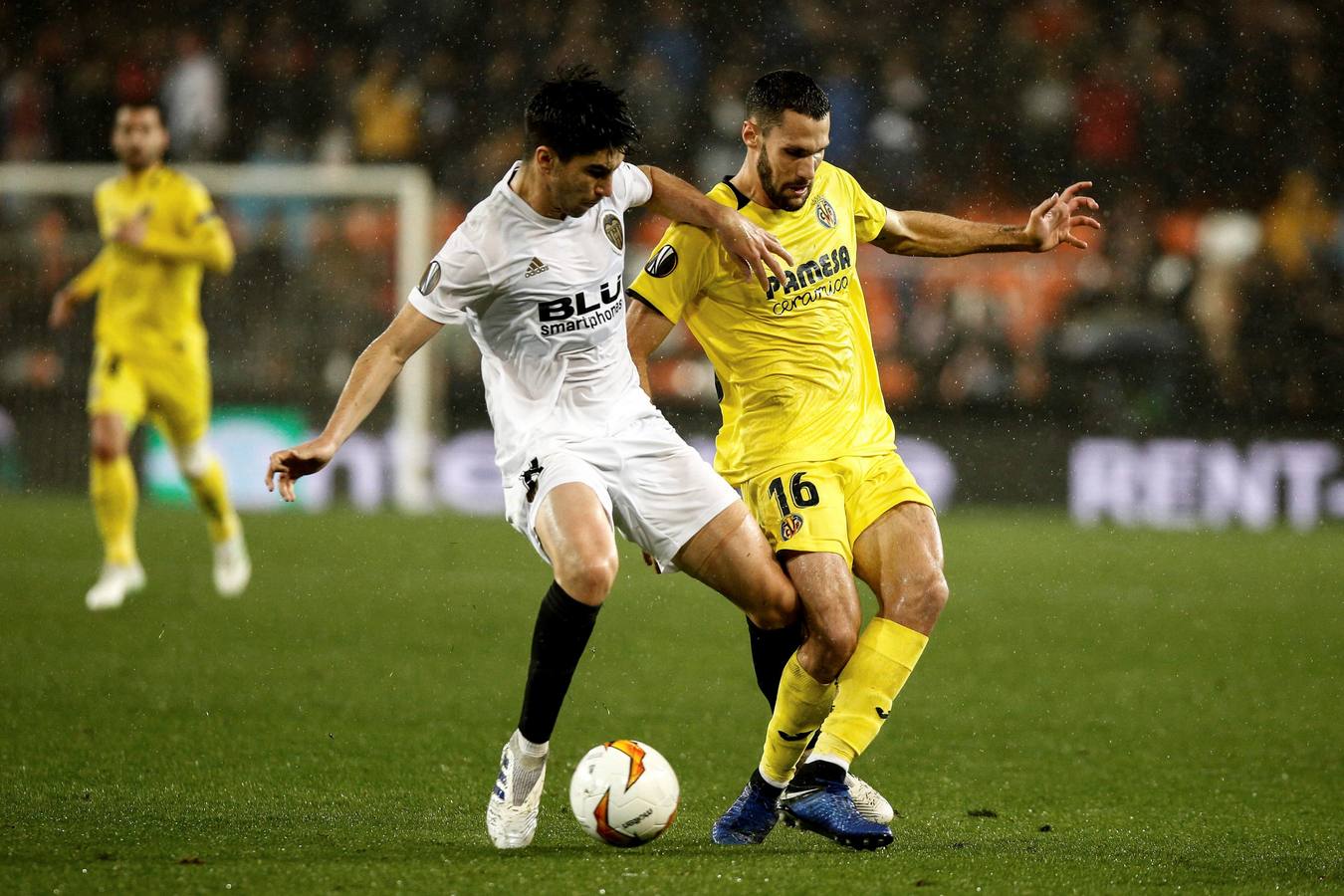 El Valencia CF jugará las semifinales de la Europa League 2018-2019 ante el Arsen de Unai Emery. El equipo de Marcelino superó en la vuelta en Mestalla por 2-0 al Villarreal, en unos cuartos de final encarrilados con el 1-3 de la ida.