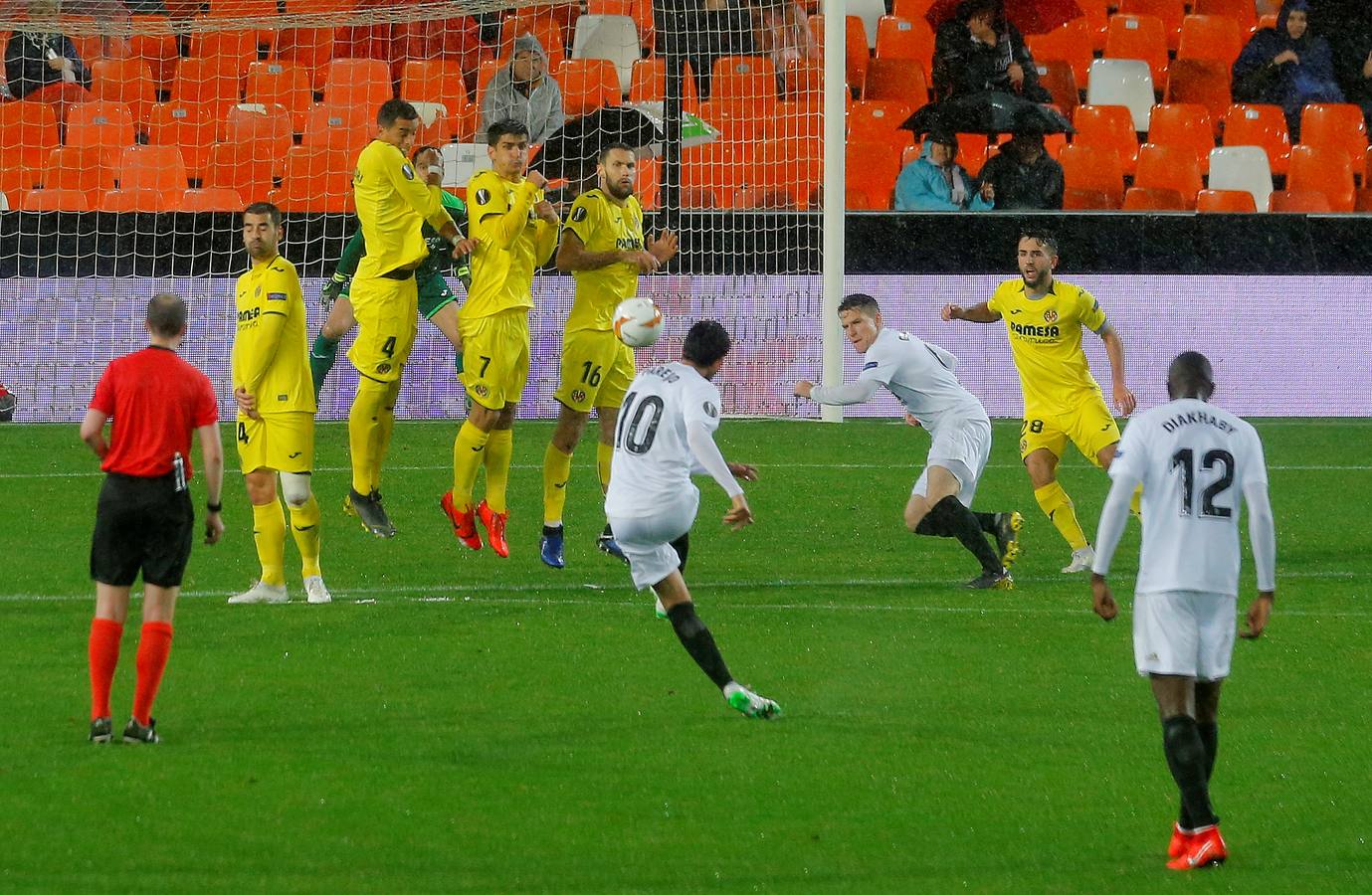 El Valencia CF jugará las semifinales de la Europa League 2018-2019 ante el Arsen de Unai Emery. El equipo de Marcelino superó en la vuelta en Mestalla por 2-0 al Villarreal, en unos cuartos de final encarrilados con el 1-3 de la ida.