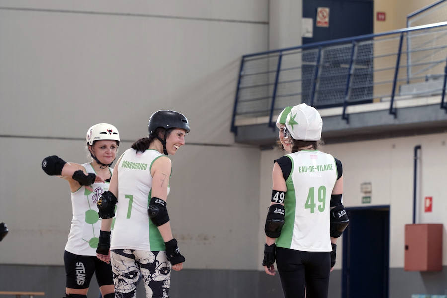 Valencia acoge este fin de semana (sábado y domingo) el mayor torneo de roller derby de España, un deporte femenino de patinaje de contacto. El Polideportivo de la Malvarrosa es el escenario de este espectacular evento. Las Rayo Dockers, el primer equipo de Valencia, se enfrentan a dos rivales internacionales: las Vienna Beasts (Austria) y las Atomium Kittens (Bélgica), para disputarse el ascenso en la clasificación europea. Además, el equipo B de la ciudad, las Rayo B-Lockers, en el que debutarán nuevas jugadoras, competirá contra las Rock 'n' Roller (Murcia) y las asturianas de La Güestia. La asistencia al evento es gratuita.