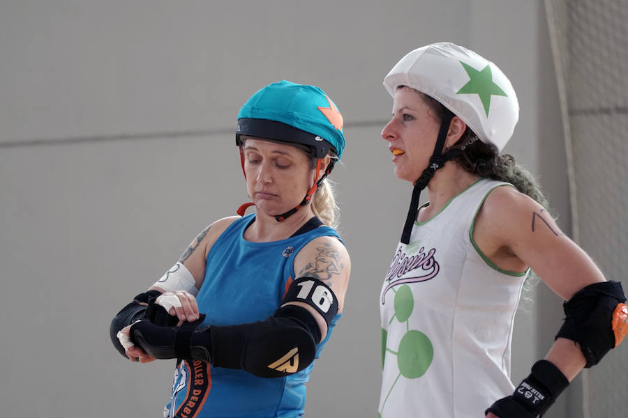 Valencia acoge este fin de semana (sábado y domingo) el mayor torneo de roller derby de España, un deporte femenino de patinaje de contacto. El Polideportivo de la Malvarrosa es el escenario de este espectacular evento. Las Rayo Dockers, el primer equipo de Valencia, se enfrentan a dos rivales internacionales: las Vienna Beasts (Austria) y las Atomium Kittens (Bélgica), para disputarse el ascenso en la clasificación europea. Además, el equipo B de la ciudad, las Rayo B-Lockers, en el que debutarán nuevas jugadoras, competirá contra las Rock 'n' Roller (Murcia) y las asturianas de La Güestia. La asistencia al evento es gratuita.